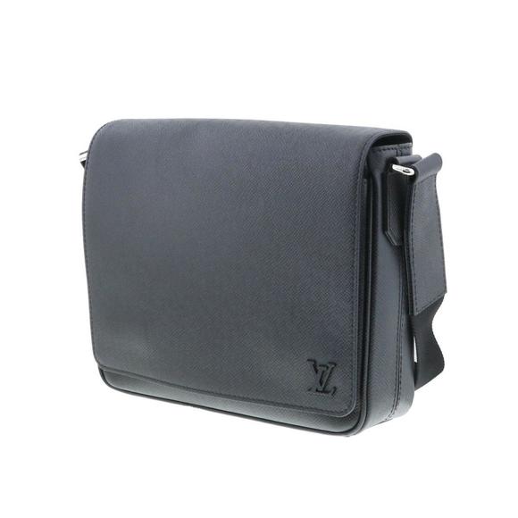 Louis Vuitton District PM Shoulder Bag - Picture 2 of 6